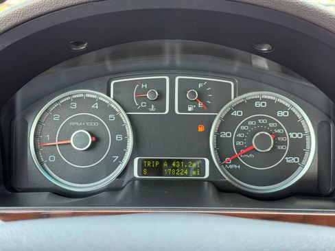 Used 2008 Ford Taurus SEL FWD image 28