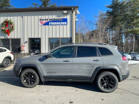 Used 2019 Jeep Cherokee Trailhawk image 7