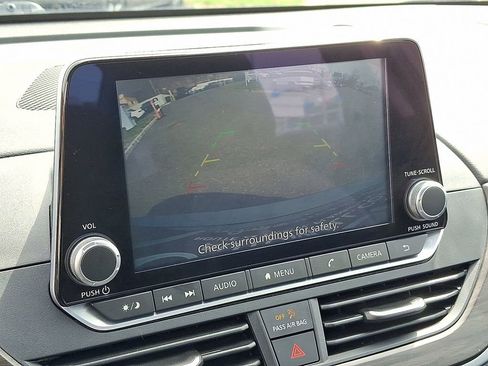 Used 2025 Nissan Altima 2.5 SV image 18