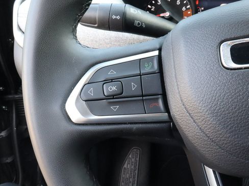 Used 2025 Jeep Compass Latitude AWD/4WD image 24
