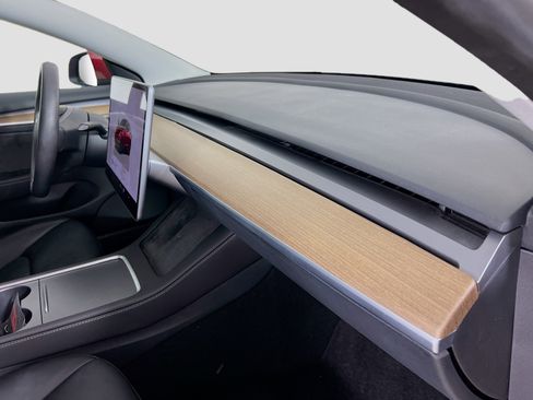 Used 2023 Tesla Model 3 Standard Range image 29