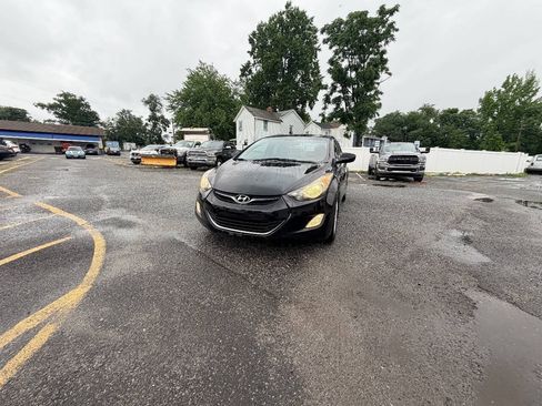 Used 2012 Hyundai Elantra GLS w/ Preferred Pkg 3 FWD image 2