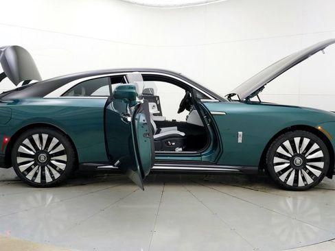 Used 2024 Rolls-Royce Spectre w/ Spectre Launch Package AWD/4WD image 16