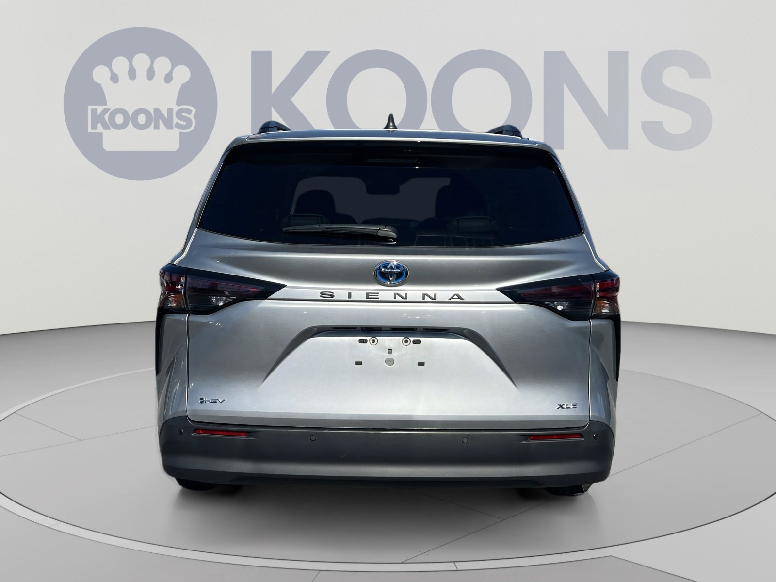 Used 2025 Toyota Sienna XLE FWD image 10