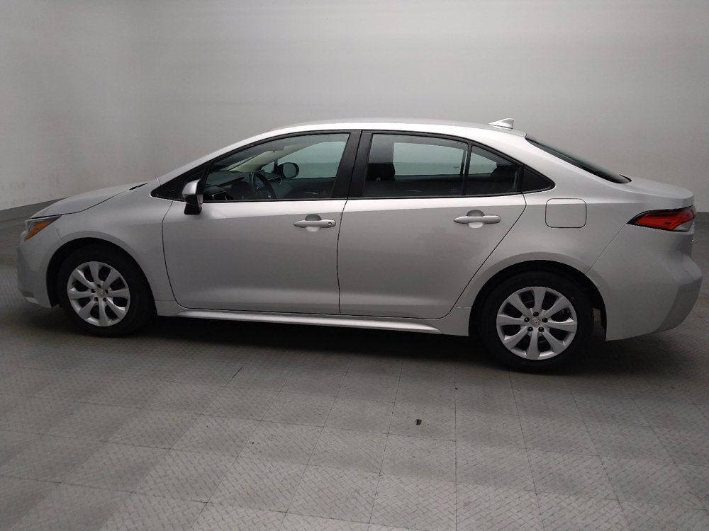Used 2021 Toyota Corolla LE FWD image 3
