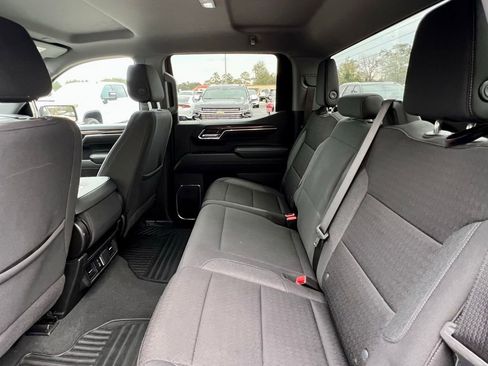 Used 2024 GMC Sierra 1500 SLE image 21