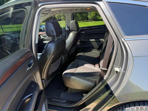 Used 2016 Cadillac SRX Luxury w/ Driver Awareness Package FWD image 12