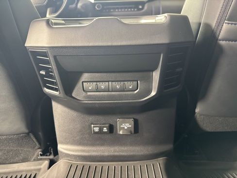 Used 2025 Toyota Tundra Platinum image 13