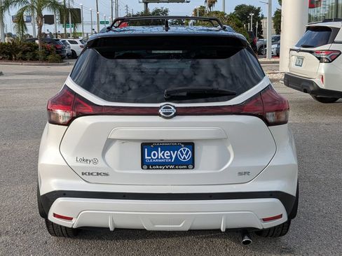 Used 2021 Nissan Kicks SR w/ Interior Electronics Package FWD image 5