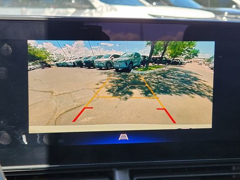 Used 2025 Chevrolet Trax ACTIV w/ Driver Confidence Package FWD image 24
