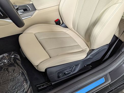 Used 2025 BMW 430i xDrive Coupe w/ Convenience Package image 22