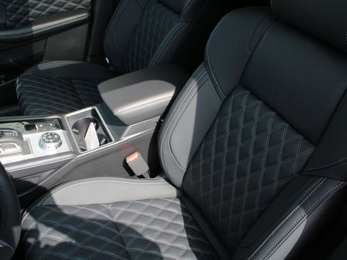 New 2025 Mitsubishi Outlander SEL image 11