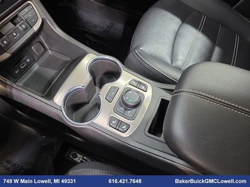 Used 2023 GMC Terrain Denali image 24