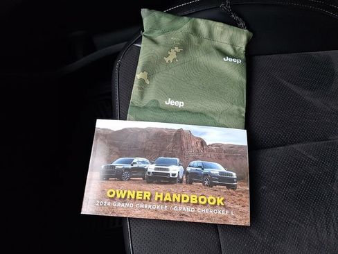 Certified 2024 Jeep Grand Cherokee L Altitude AWD/4WD image 26