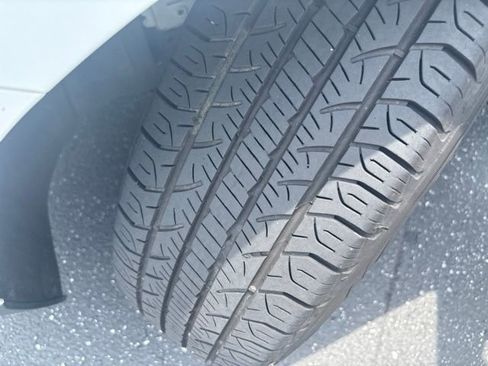 Used 2018 Chevrolet Equinox LT FWD image 10
