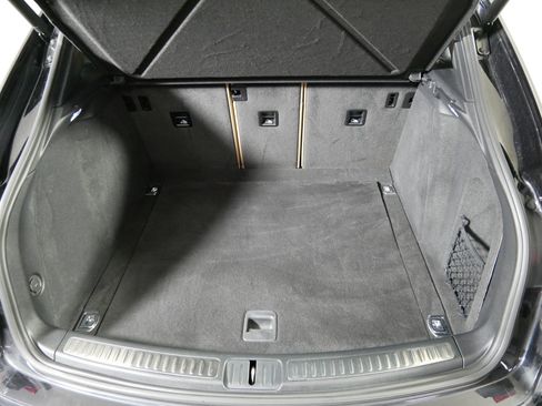 Used 2023 Porsche Macan Turbo image 18