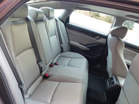 Used 2019 Honda Accord EX image 42