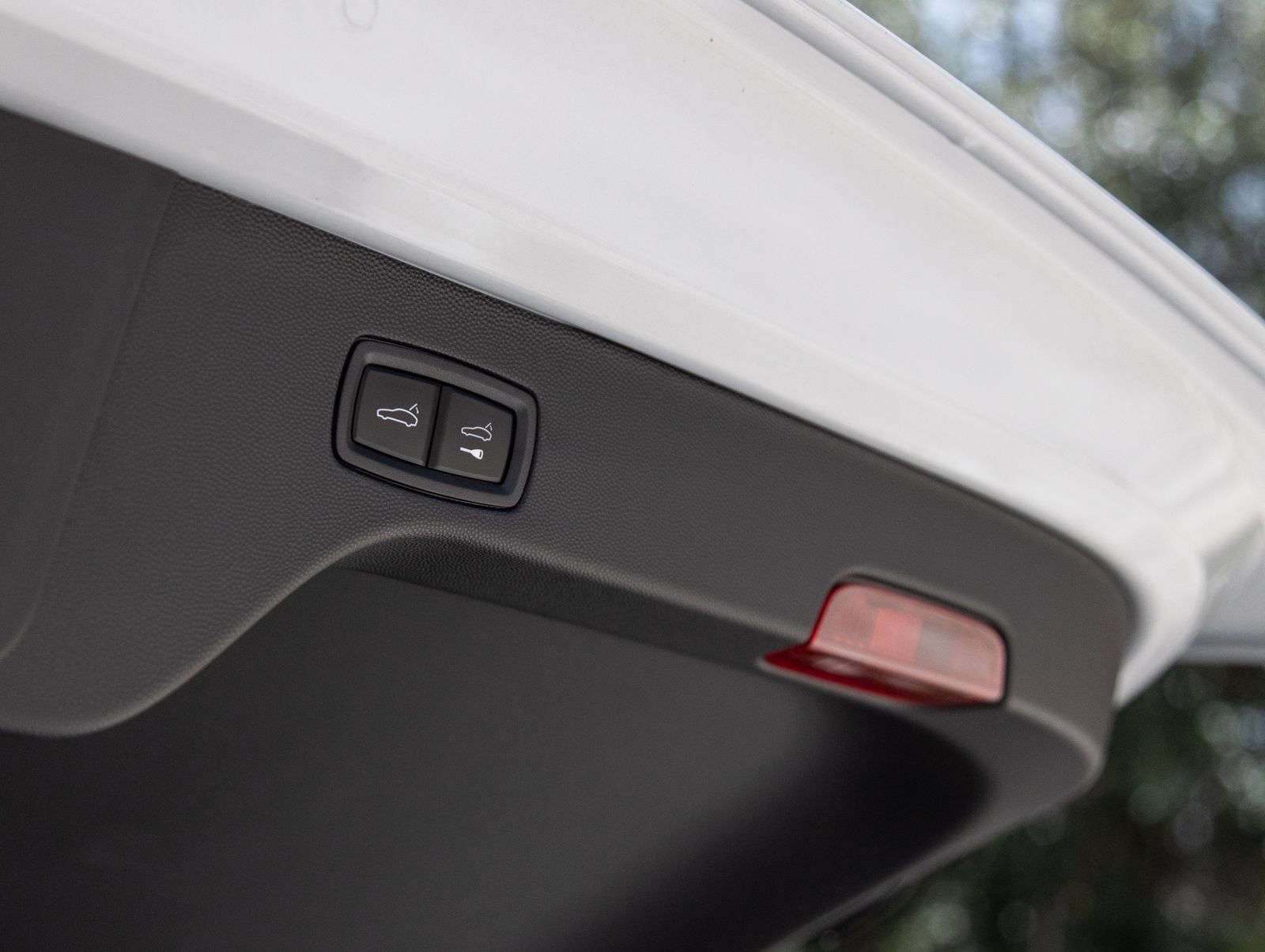 Certified 2026 Porsche Macan 4 Electric AWD/4WD image 29