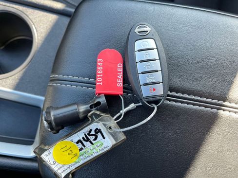 Used 2025 Nissan Altima 2.5 SV image 21