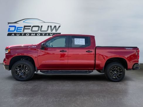 Used 2025 Chevrolet Silverado 1500 LT Trail Boss w/ Convenience Package II AWD/4WD image 6
