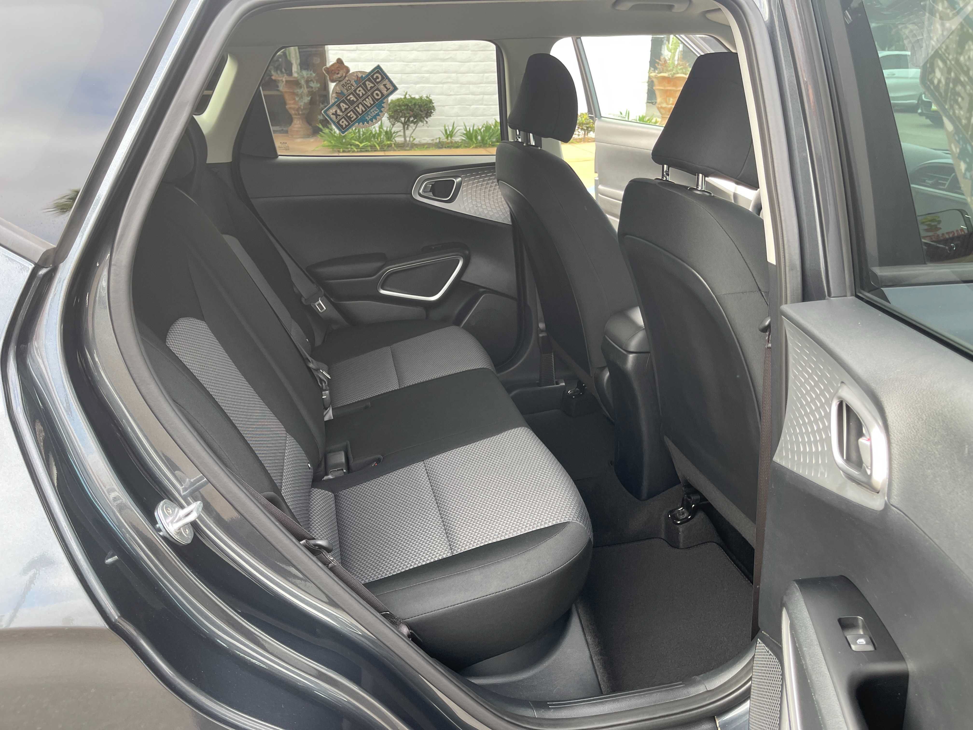 Used 2023 Kia Soul LX w/ LX Technology Package FWD image 11