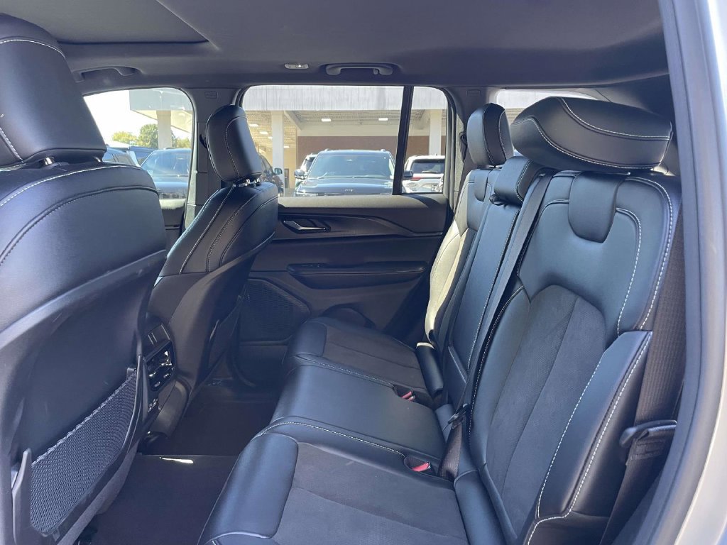 Certified 2024 Jeep Grand Cherokee Altitude RWD image 19