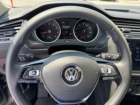 Used 2020 Volkswagen Tiguan SE R-Line AWD/4WD image 31