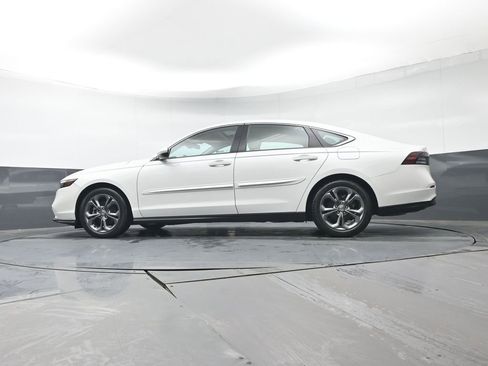 Used 2023 Honda Accord EX image 32