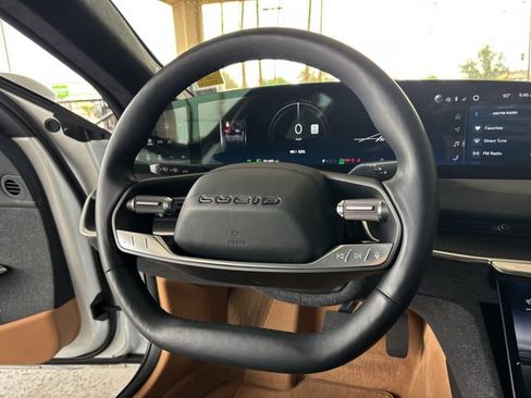 Used 2025 Lucid Air Touring AWD/4WD image 26