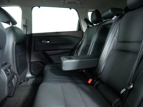 Used 2022 Nissan Rogue SV w/ SV Premium Package AWD/4WD image 16