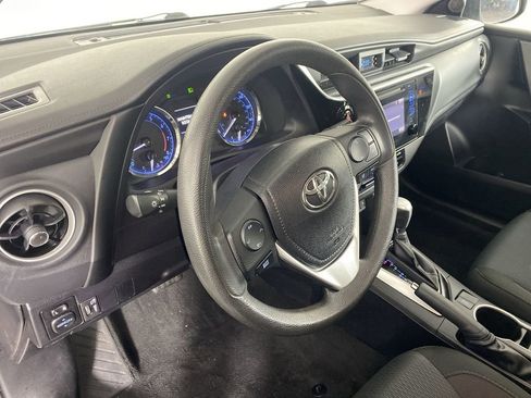 Used 2019 Toyota Corolla LE image 11