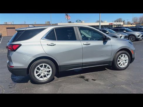 Used 2024 Chevrolet Equinox LT image 9