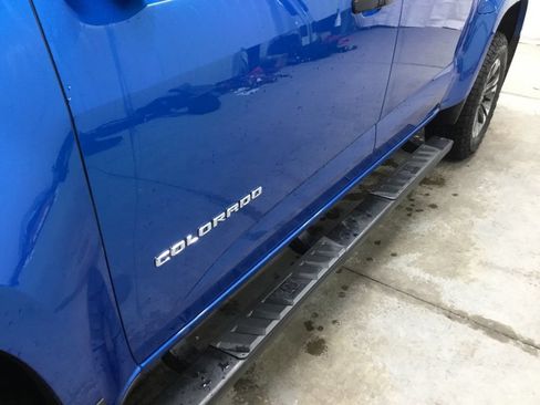 Used 2021 Chevrolet Colorado Z71 w/ Safety Package AWD/4WD image 5