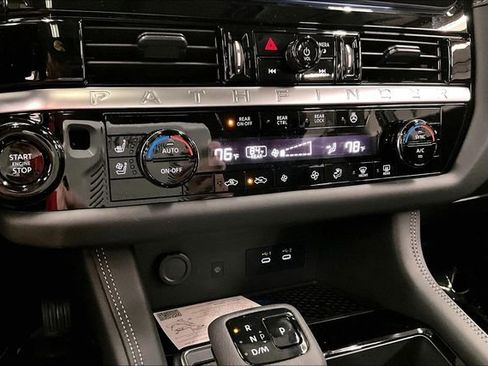 New 2026 Nissan Pathfinder Platinum image 28