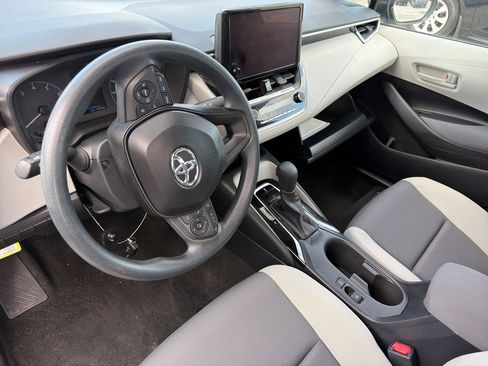 Used 2024 Toyota Corolla LE FWD image 6