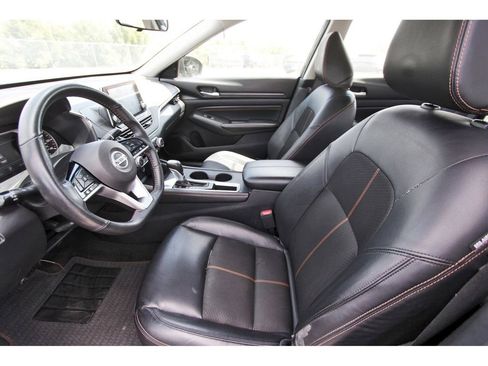 Used 2021 Nissan Altima 2.5 SR w/ SR Premium Package image 15