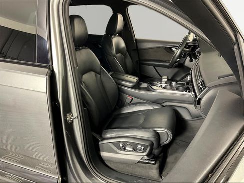Used 2018 Audi Q7 3.0T Prestige w/ Prestige Package AWD/4WD image 30