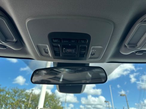 Used 2024 Toyota Camry SE image 23