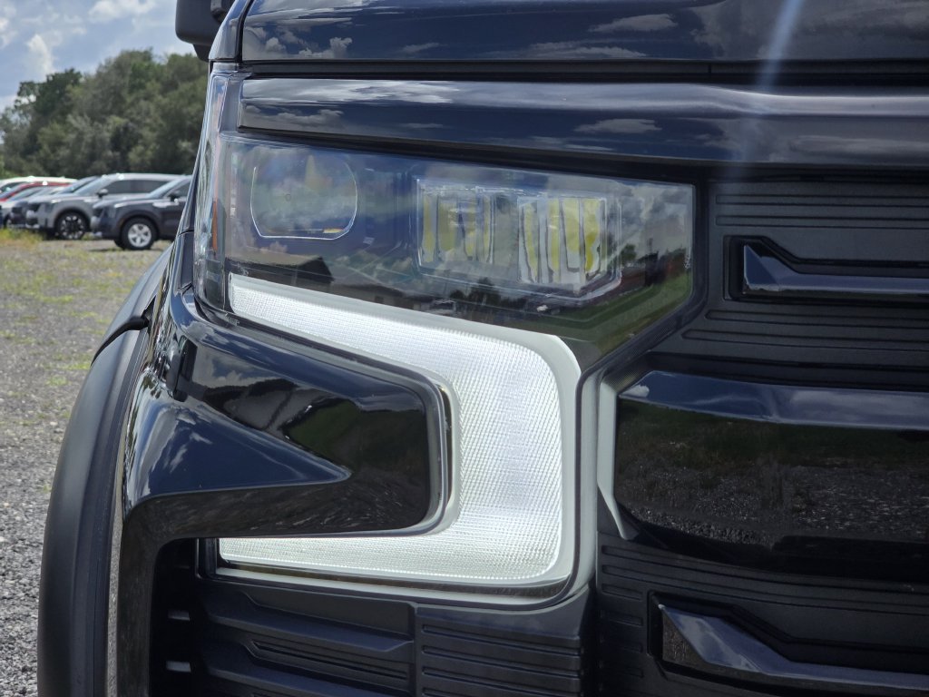 Used 2026 Chevrolet Silverado 1500 LT Trail Boss w/ LT Trail Boss Premium Package AWD/4WD image 10