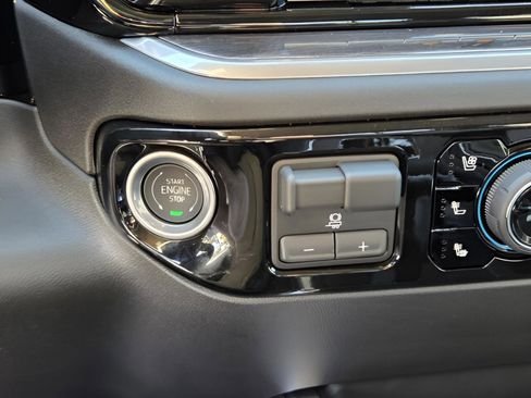 New 2026 Chevrolet Silverado 1500 LTZ w/ LTZ Premium Package image 11