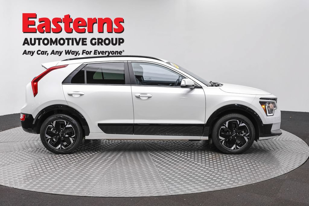 Used 2023 Kia Niro Wind w/ Wind Preserve Package FWD image 5