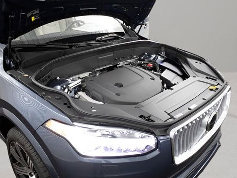 Used 2025 Volvo XC90 B6 Plus w/ Protection Package Premier image 20