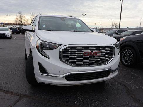 Used 2019 GMC Terrain Denali w/ Advanced Safety Package image 6