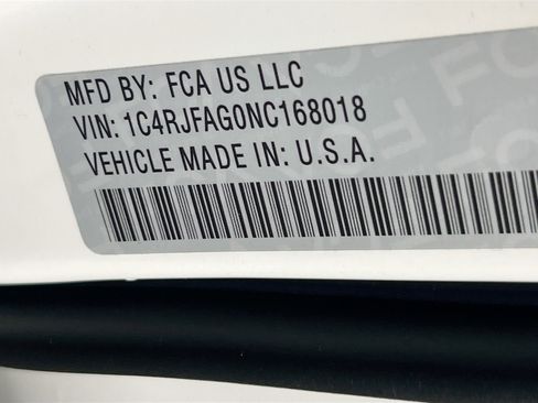 Used 2022 Jeep Grand Cherokee Laredo X image 28