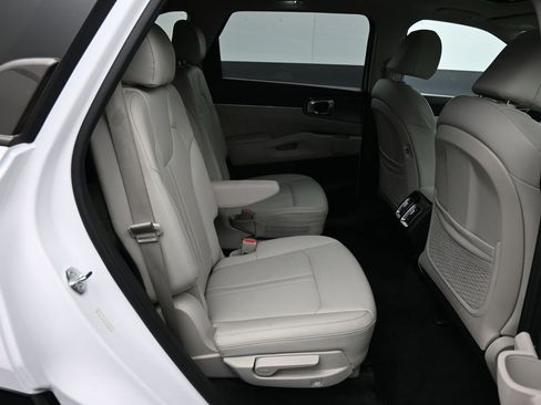 Certified 2023 Kia Sorento SX image 26