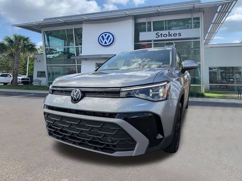 New 2026 Volkswagen Taos SE FWD image 8