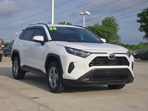 Used 2024 Toyota RAV4 XLE image 3