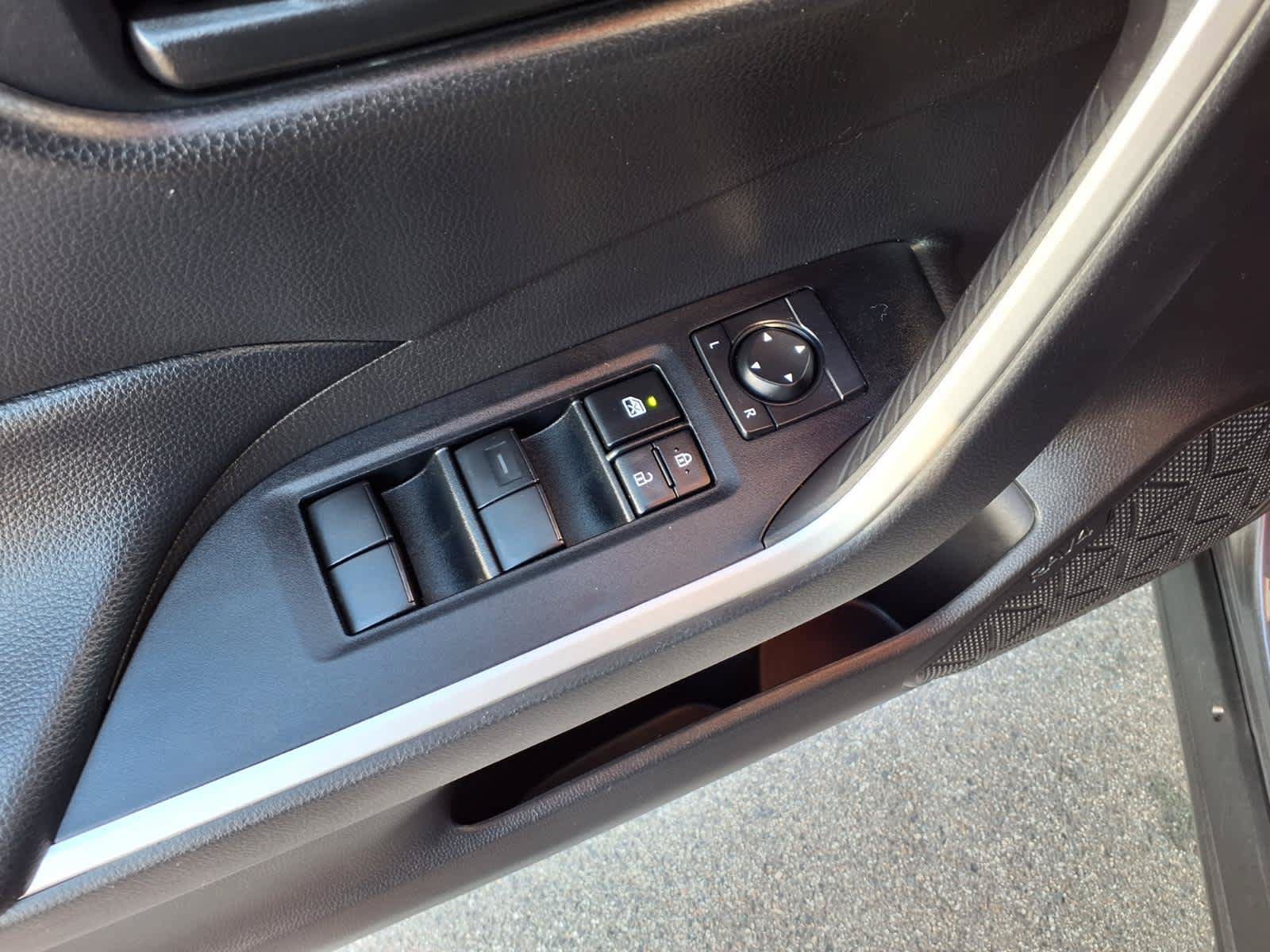 Certified 2025 Toyota RAV4 LE FWD image 15