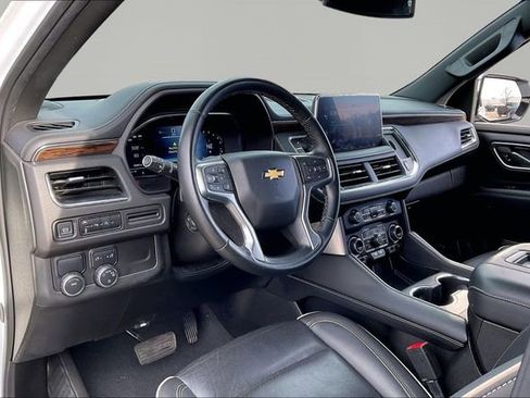 Used 2024 Chevrolet Suburban Premier image 12