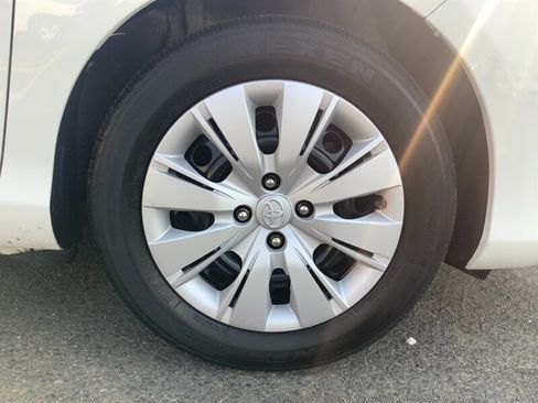 Used 2013 Toyota Yaris LE FWD image 20